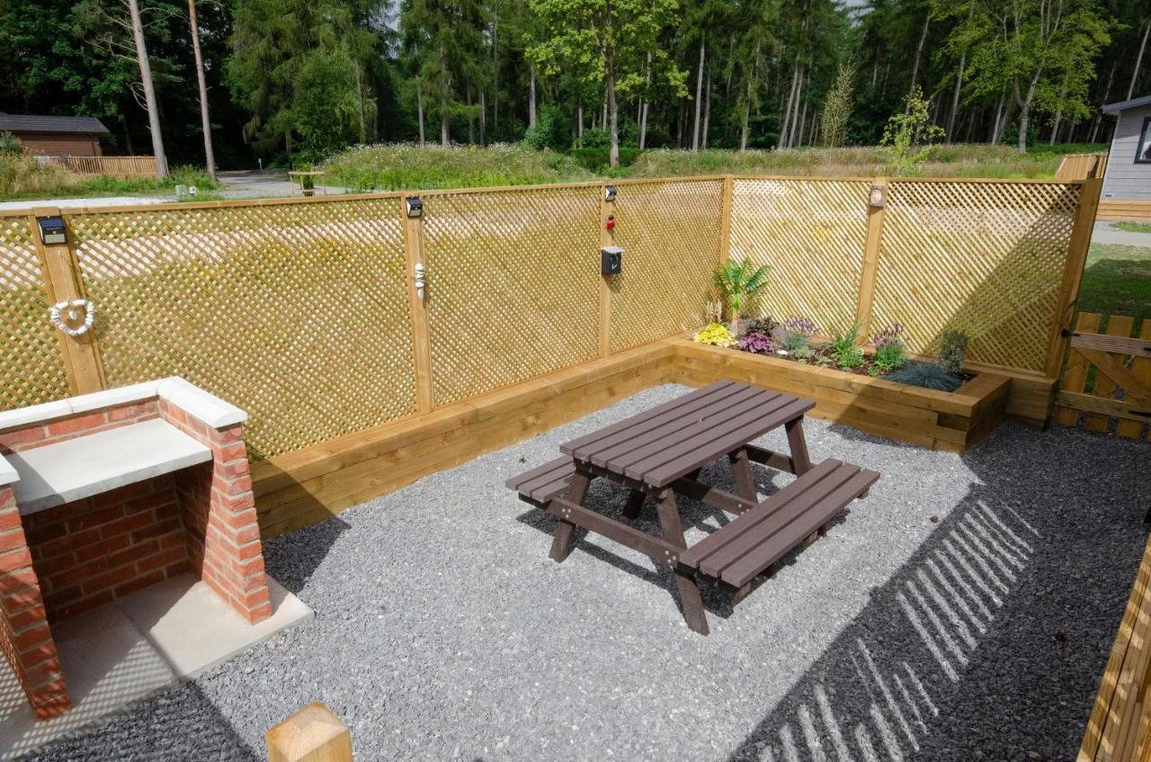 Hollicarrs Holiday Park - Hares Leap Riccall Exterior foto